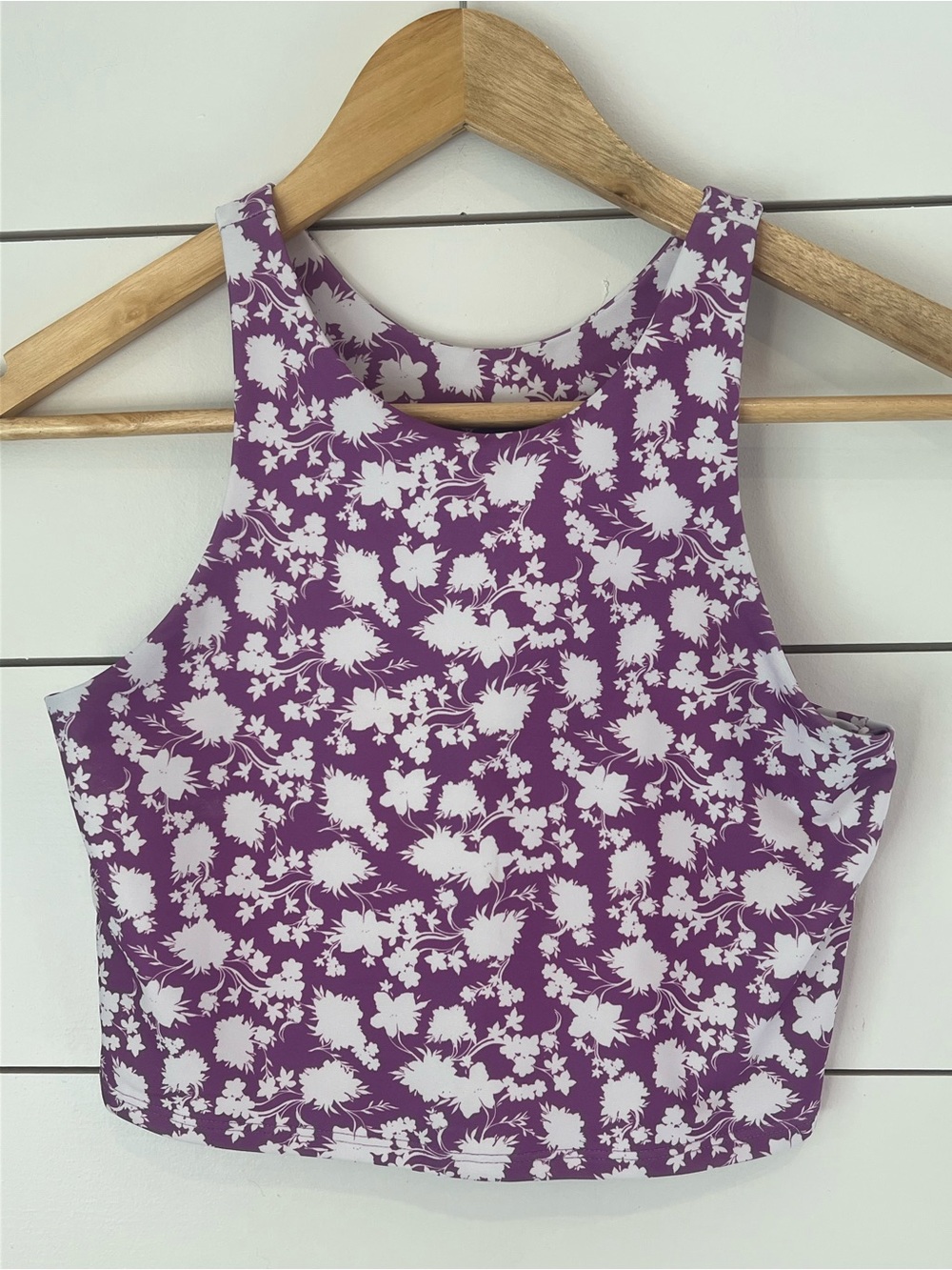 BECCA athleisure Purple and‎ White Floral Crop Top